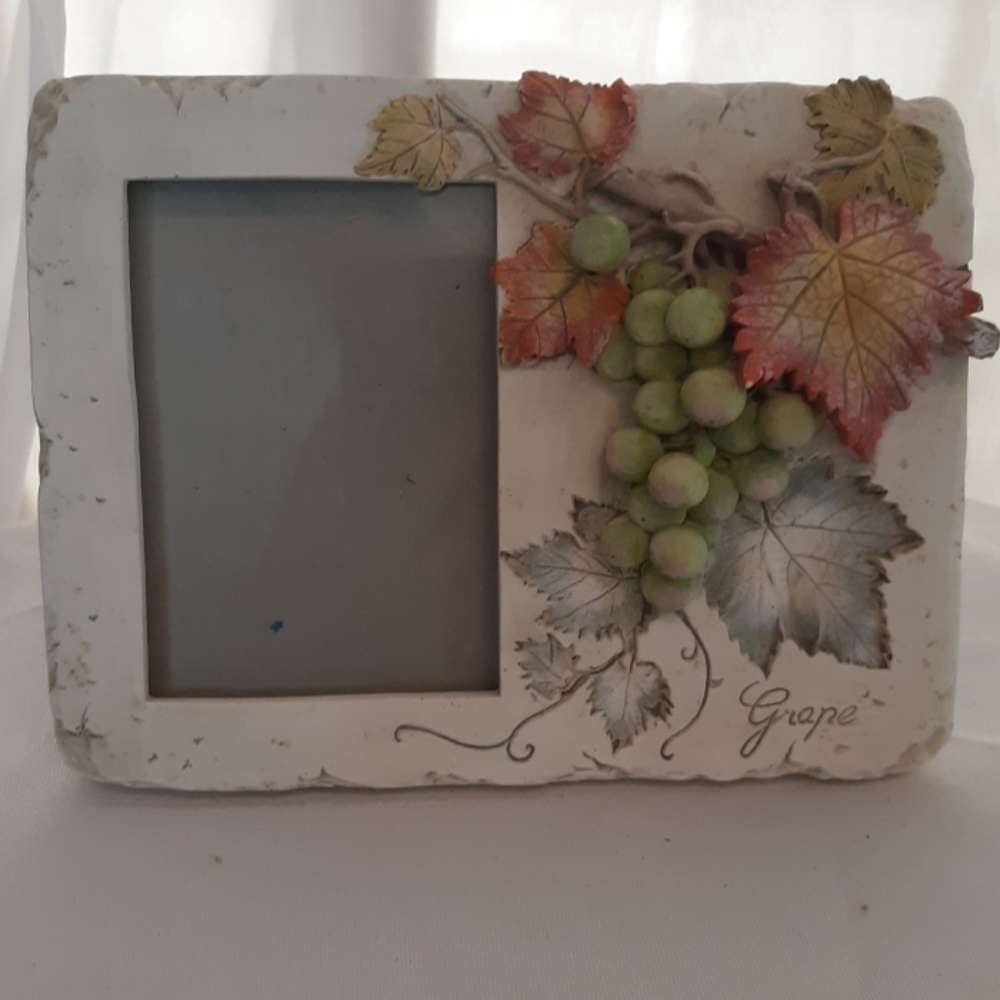 Tumbled Stone with Grapes Frame